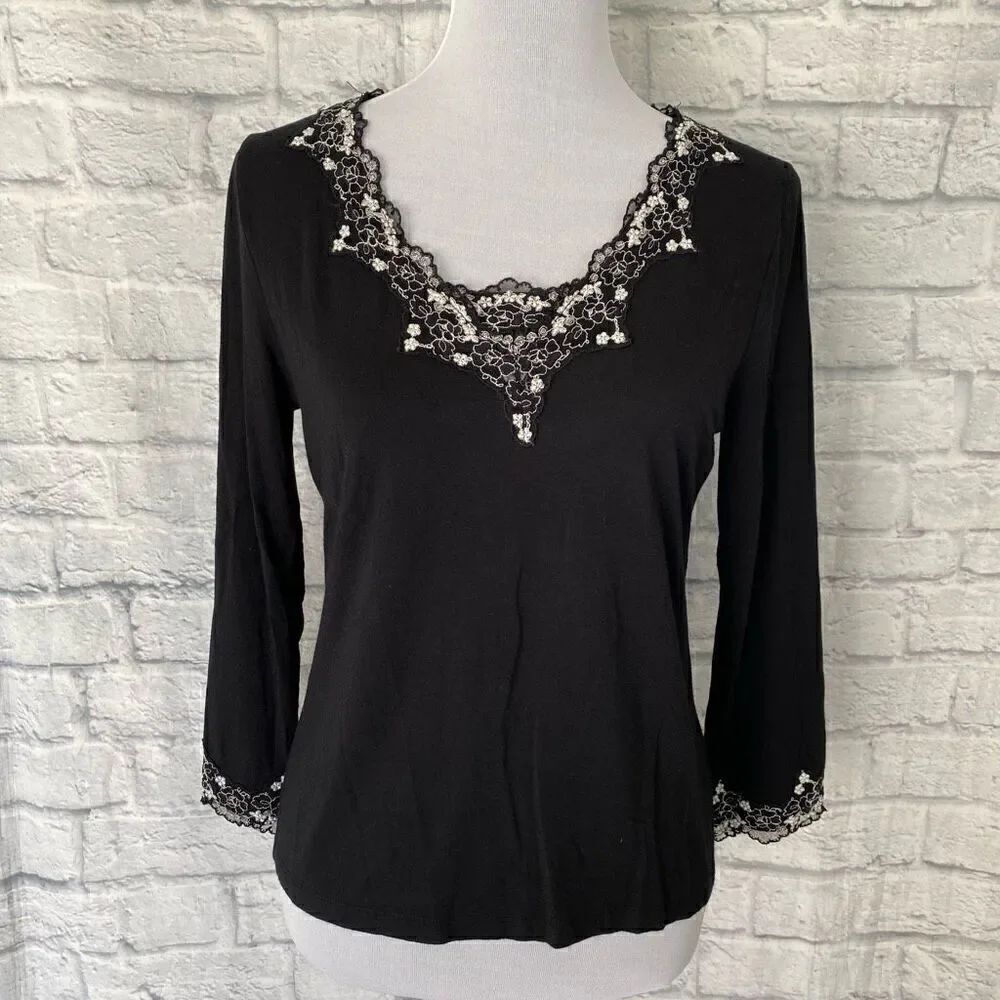 Ann Klein stretch women M v-cut lace neck & sleeve cuffs black